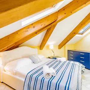 https://star-house.hotelitalianriviera.com
